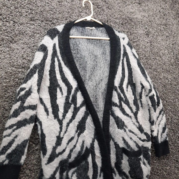 Easel Open Cardigan Sweater Women Medium Black Zebra Shaggy Slouchy Outerwear - Picture 2 of 9